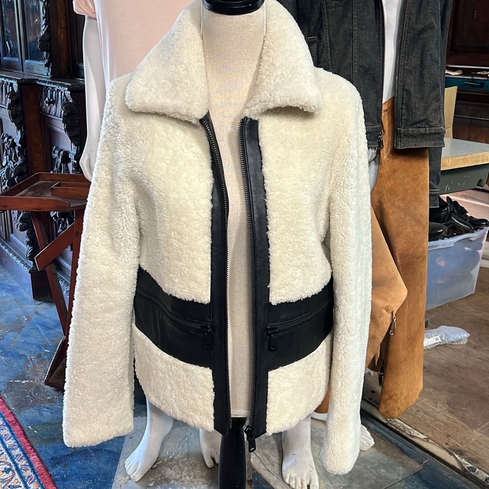 Shearling and leather jacket - Picture 2 of 8